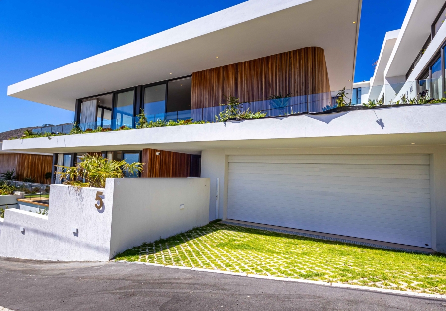 4 Bedroom Property for Sale in Fresnaye Western Cape